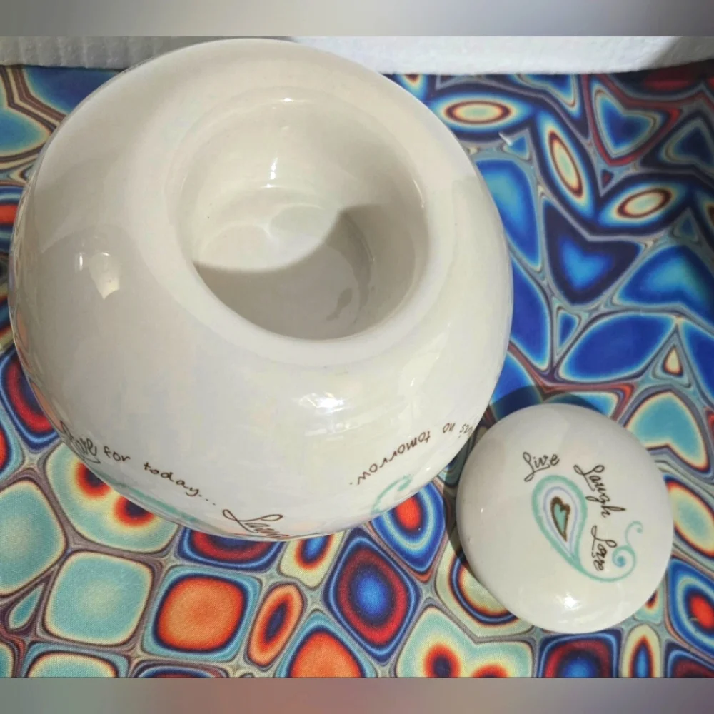 Life is a Circle Tealight Holder With Lid